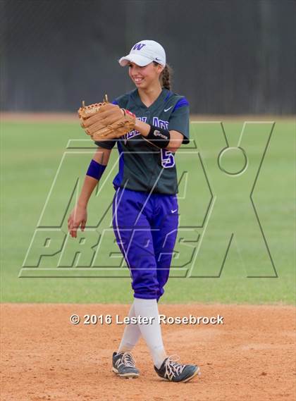 Thumbnail 1 in Canyon vs Weslaco (UIL 6A Regional Final) photogallery.