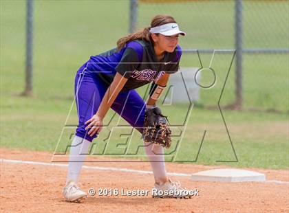 Thumbnail 1 in Canyon vs Weslaco (UIL 6A Regional Final) photogallery.