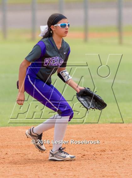 Thumbnail 2 in Canyon vs Weslaco (UIL 6A Regional Final) photogallery.