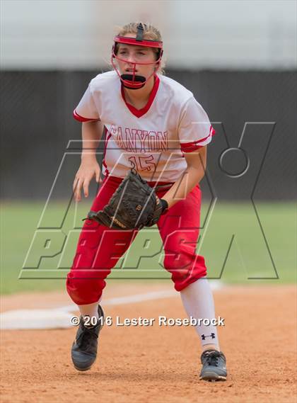Thumbnail 1 in Canyon vs Weslaco (UIL 6A Regional Final) photogallery.