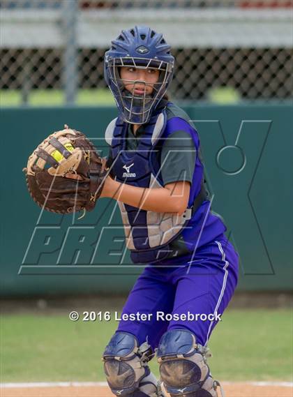 Thumbnail 2 in Canyon vs Weslaco (UIL 6A Regional Final) photogallery.