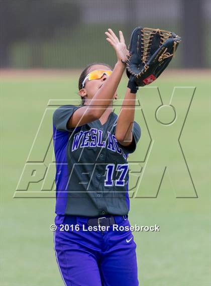 Thumbnail 2 in Canyon vs Weslaco (UIL 6A Regional Final) photogallery.
