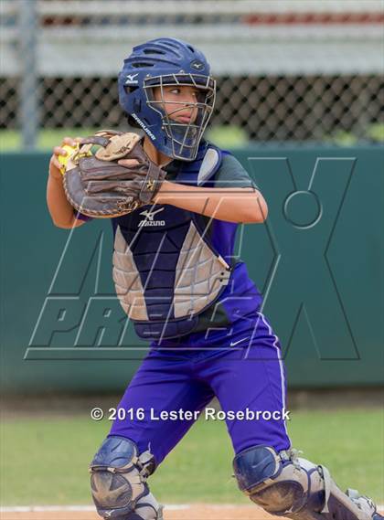 Thumbnail 3 in Canyon vs Weslaco (UIL 6A Regional Final) photogallery.