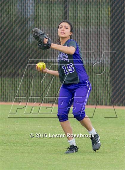 Thumbnail 2 in Canyon vs Weslaco (UIL 6A Regional Final) photogallery.