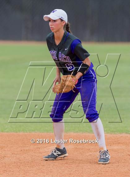 Thumbnail 1 in Canyon vs Weslaco (UIL 6A Regional Final) photogallery.
