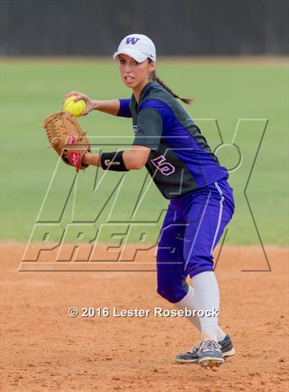 Thumbnail 1 in Canyon vs Weslaco (UIL 6A Regional Final) photogallery.