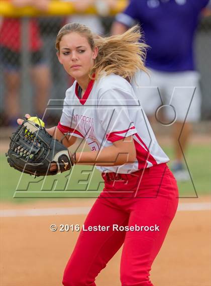 Thumbnail 1 in Canyon vs Weslaco (UIL 6A Regional Final) photogallery.