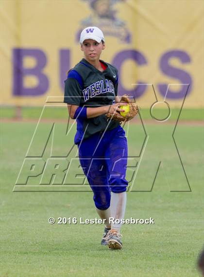 Thumbnail 1 in Canyon vs Weslaco (UIL 6A Regional Final) photogallery.