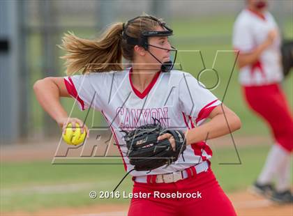Thumbnail 1 in Canyon vs Weslaco (UIL 6A Regional Final) photogallery.