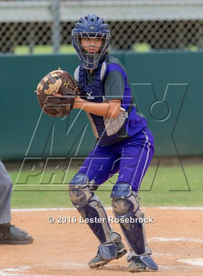 Thumbnail 1 in Canyon vs Weslaco (UIL 6A Regional Final) photogallery.