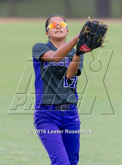 Thumbnail 3 in Canyon vs Weslaco (UIL 6A Regional Final) photogallery.