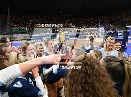 Thumbnail 3 in Valor Christian vs. Fossil Ridge (CHSAA 5A State Final) photogallery.