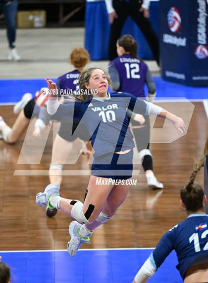 Thumbnail 2 in Valor Christian vs. Fossil Ridge (CHSAA 5A State Final) photogallery.
