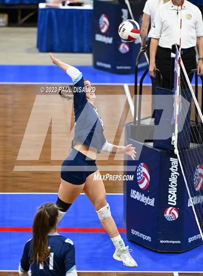 Thumbnail 3 in Valor Christian vs. Fossil Ridge (CHSAA 5A State Final) photogallery.