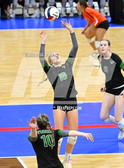 Thumbnail 2 in Valor Christian vs. Fossil Ridge (CHSAA 5A State Final) photogallery.