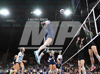 Thumbnail 3 in Valor Christian vs. Fossil Ridge (CHSAA 5A State Final) photogallery.