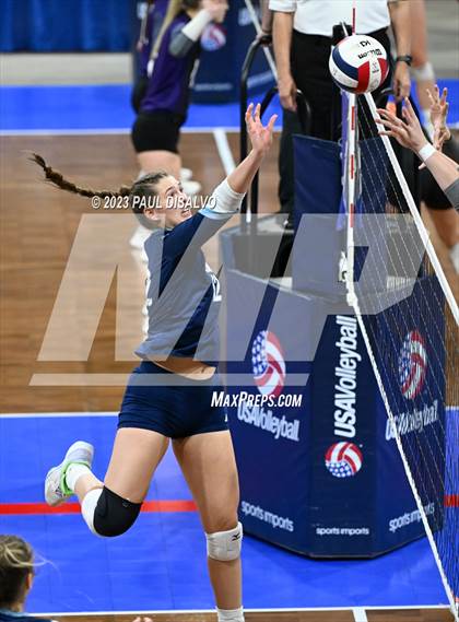 Thumbnail 2 in Valor Christian vs. Fossil Ridge (CHSAA 5A State Final) photogallery.