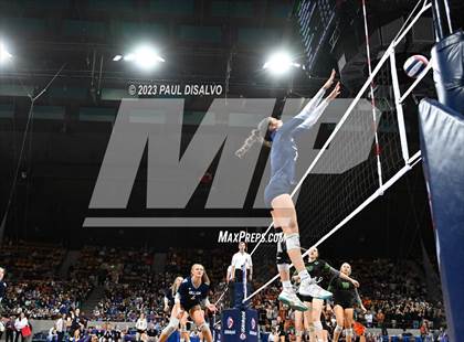 Thumbnail 3 in Valor Christian vs. Fossil Ridge (CHSAA 5A State Final) photogallery.