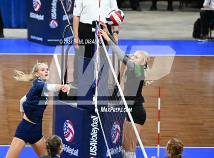 Thumbnail 2 in Valor Christian vs. Fossil Ridge (CHSAA 5A State Final) photogallery.