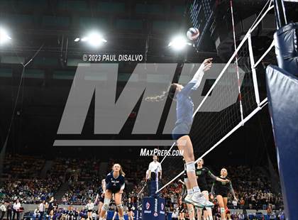 Thumbnail 2 in Valor Christian vs. Fossil Ridge (CHSAA 5A State Final) photogallery.