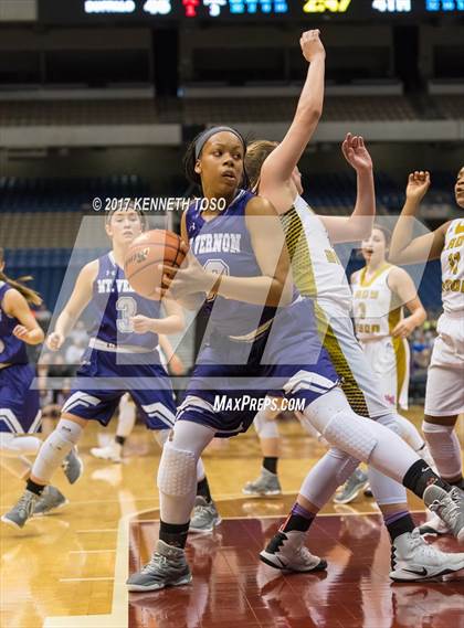 Thumbnail 2 in Buffalo vs. Mt. Vernon (UIL 3A Semifinal)  photogallery.