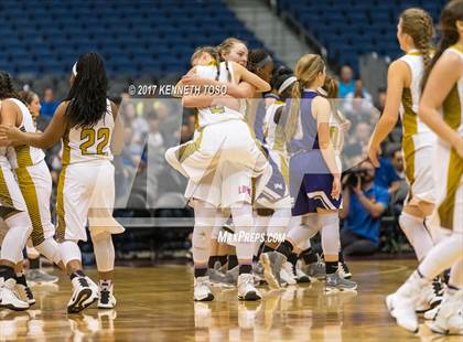 Thumbnail 2 in Buffalo vs. Mt. Vernon (UIL 3A Semifinal)  photogallery.
