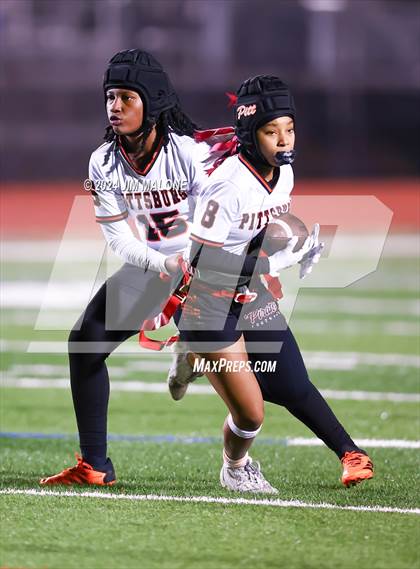 Thumbnail 2 in Granada vs. Pittsburg photogallery.
