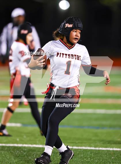 Thumbnail 3 in Granada vs. Pittsburg photogallery.