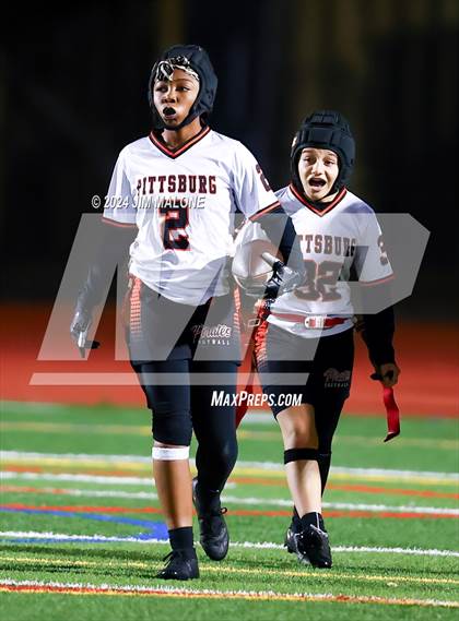 Thumbnail 1 in Granada vs. Pittsburg photogallery.