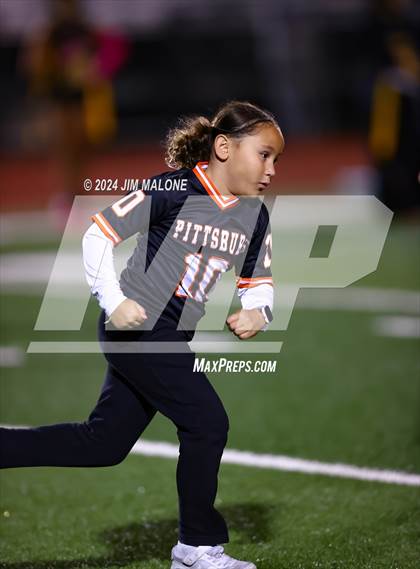 Thumbnail 1 in Granada vs. Pittsburg photogallery.