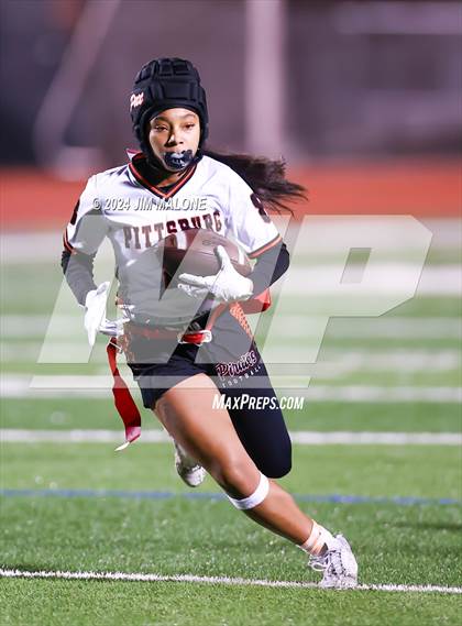 Thumbnail 3 in Granada vs. Pittsburg photogallery.