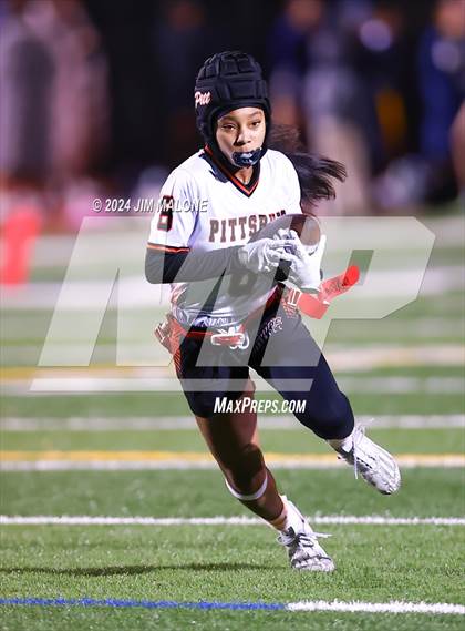 Thumbnail 2 in Granada vs. Pittsburg photogallery.