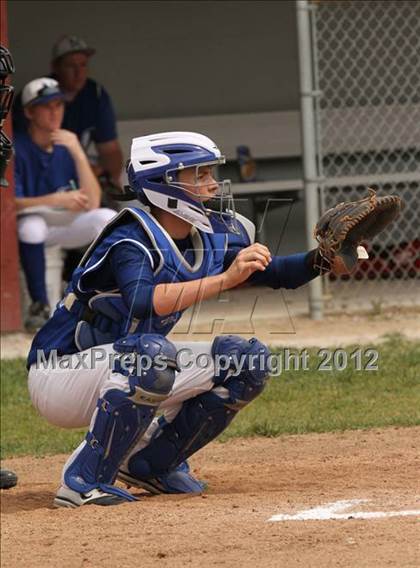 Thumbnail 3 in Marquette Catholic @ Columbia JV photogallery.