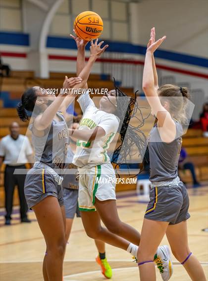 Thumbnail 3 in Richmond vs. Corinth Holders (Cumberland County Holiday Classic) photogallery.