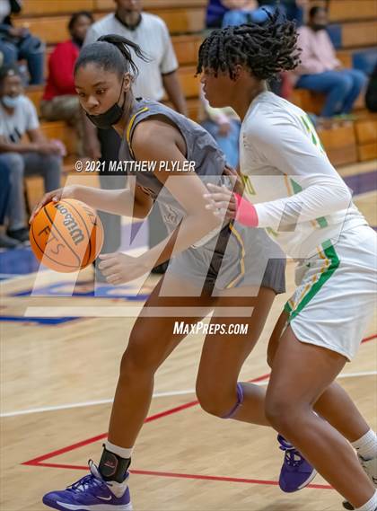 Thumbnail 2 in Richmond vs. Corinth Holders (Cumberland County Holiday Classic) photogallery.