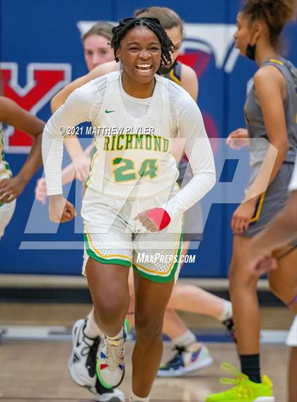 Thumbnail 3 in Richmond vs. Corinth Holders (Cumberland County Holiday Classic) photogallery.