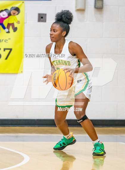 Thumbnail 3 in Richmond vs. Corinth Holders (Cumberland County Holiday Classic) photogallery.