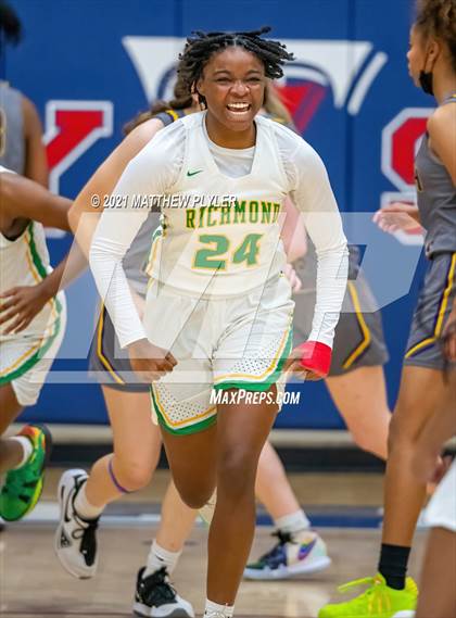 Thumbnail 2 in Richmond vs. Corinth Holders (Cumberland County Holiday Classic) photogallery.