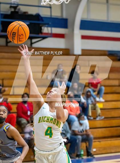 Thumbnail 3 in Richmond vs. Corinth Holders (Cumberland County Holiday Classic) photogallery.