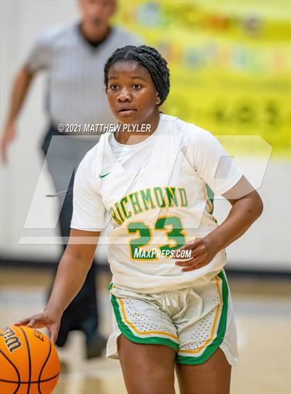 Thumbnail 2 in Richmond vs. Corinth Holders (Cumberland County Holiday Classic) photogallery.