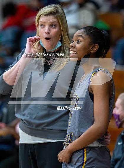 Thumbnail 2 in Richmond vs. Corinth Holders (Cumberland County Holiday Classic) photogallery.