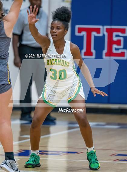 Thumbnail 3 in Richmond vs. Corinth Holders (Cumberland County Holiday Classic) photogallery.