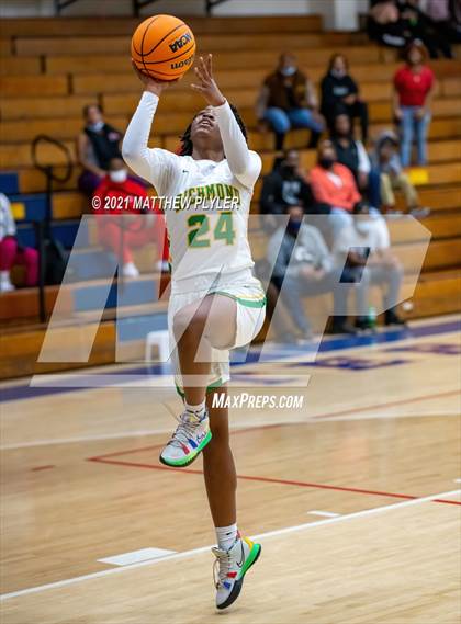 Thumbnail 3 in Richmond vs. Corinth Holders (Cumberland County Holiday Classic) photogallery.