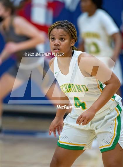 Thumbnail 1 in Richmond vs. Corinth Holders (Cumberland County Holiday Classic) photogallery.