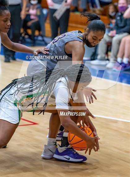 Thumbnail 3 in Richmond vs. Corinth Holders (Cumberland County Holiday Classic) photogallery.