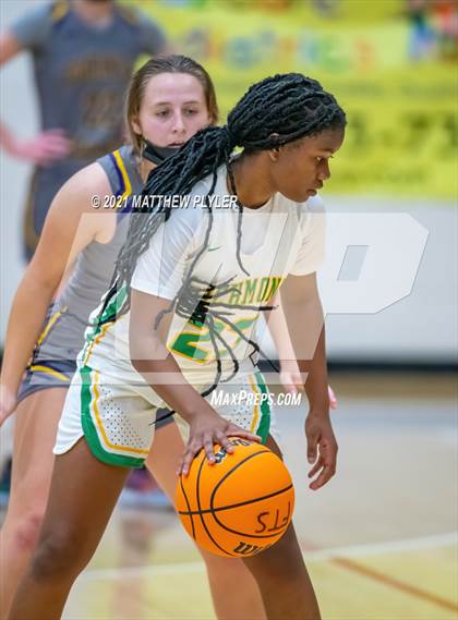 Thumbnail 1 in Richmond vs. Corinth Holders (Cumberland County Holiday Classic) photogallery.