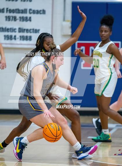 Thumbnail 2 in Richmond vs. Corinth Holders (Cumberland County Holiday Classic) photogallery.
