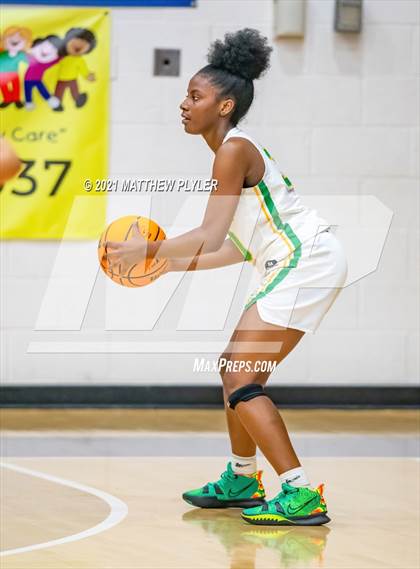 Thumbnail 1 in Richmond vs. Corinth Holders (Cumberland County Holiday Classic) photogallery.