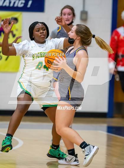 Thumbnail 1 in Richmond vs. Corinth Holders (Cumberland County Holiday Classic) photogallery.