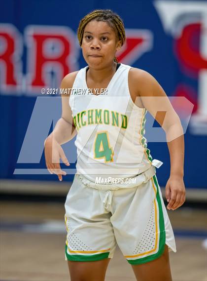 Thumbnail 3 in Richmond vs. Corinth Holders (Cumberland County Holiday Classic) photogallery.